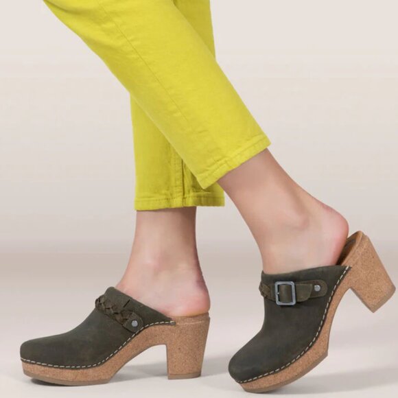 Aetrex Corey Clog - Picture 2 of 7